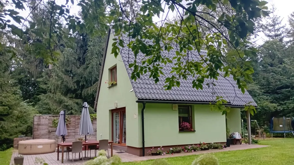 Chata Hastrman v zahradě